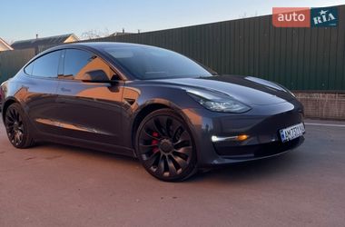 Седан Tesla Model 3 2021 в Коростені