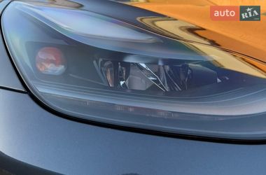 Седан Tesla Model 3 2021 в Коростене