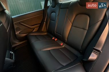 Седан Tesla Model 3 2021 в Коростене