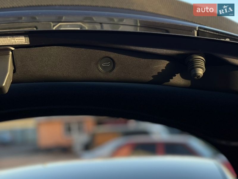 Седан Tesla Model 3 2021 в Коростене