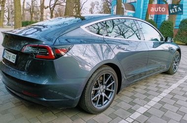 Седан Tesla Model 3 2019 в Киеве