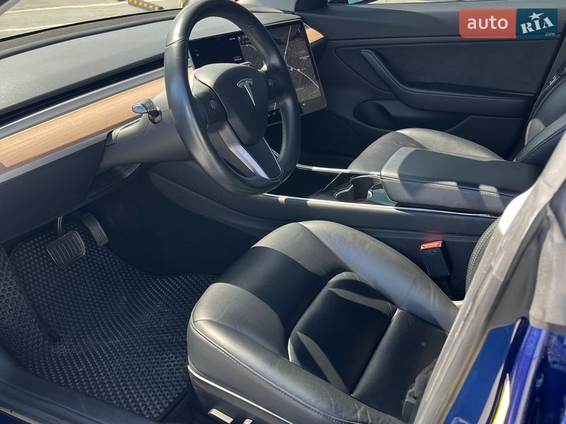 Седан Tesla Model 3 2018 в Києві