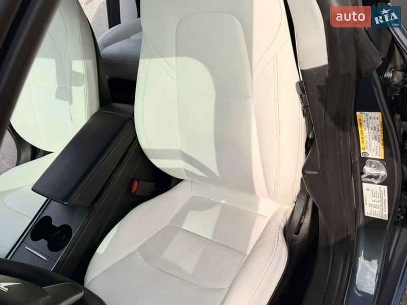 Седан Tesla Model 3 2022 в Запорожье