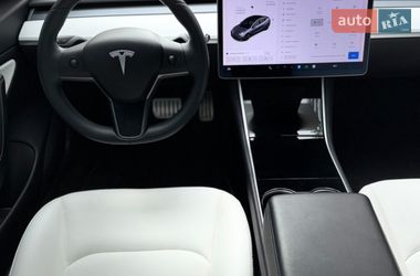 Седан Tesla Model 3 2019 в Чернігові