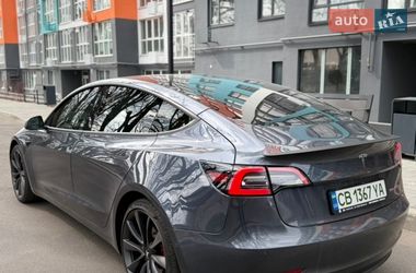 Седан Tesla Model 3 2019 в Чернігові
