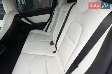 Седан Tesla Model 3 2019 в Чернігові