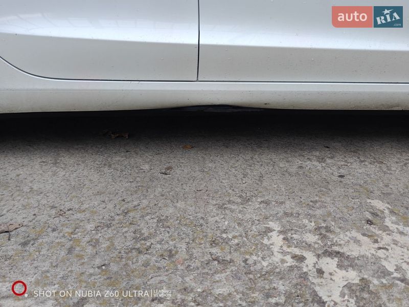 Седан Tesla Model 3 2023 в Кременчуці