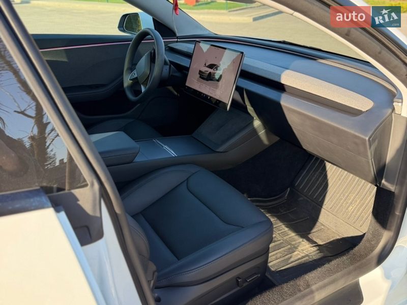 Седан Tesla Model 3 2024 в Львове фото 28 Седан Tesla Model 3 2024 в Львове