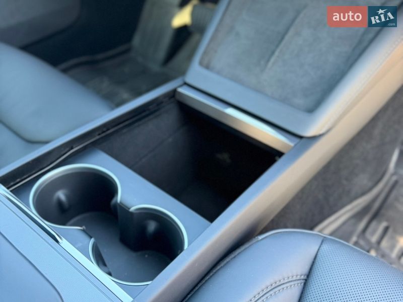 Седан Tesla Model 3 2024 в Львове фото 31 Седан Tesla Model 3 2024 в Львове