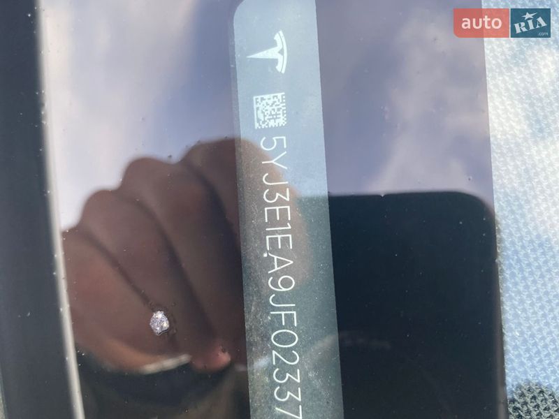 Седан Tesla Model 3 2018 в Киеве