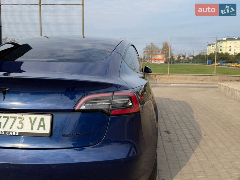 Седан Tesla Model 3 2022 в Одесі