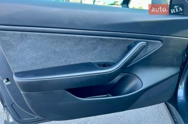 Седан Tesla Model 3 2020 в Рівному