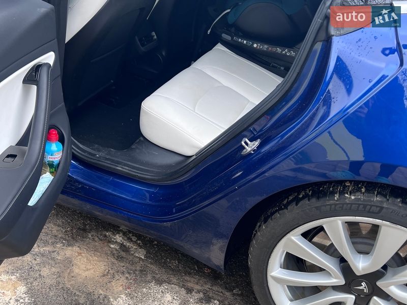 Седан Tesla Model 3 2020 в Киеве