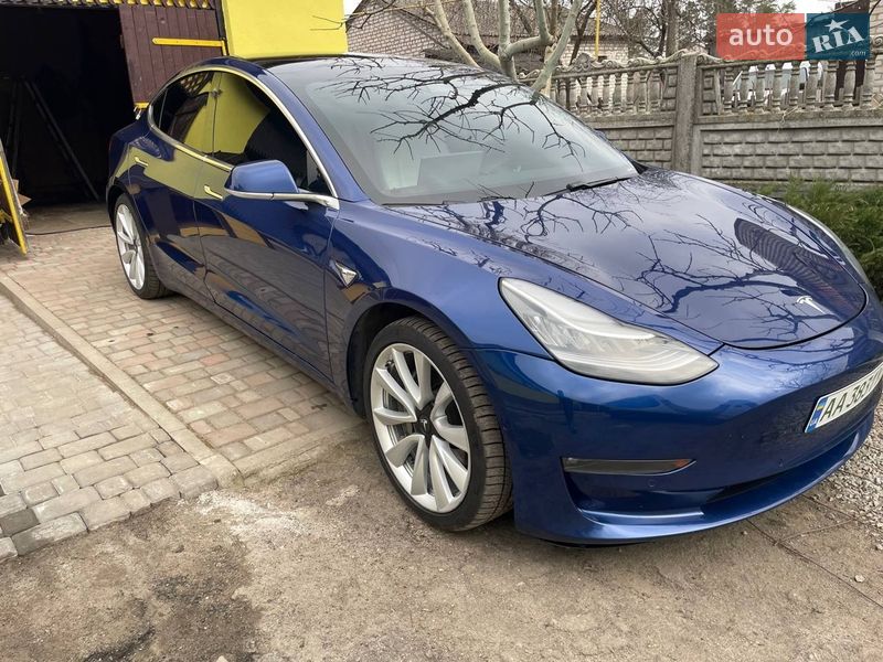 Седан Tesla Model 3 2020 в Киеве