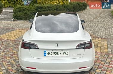 Седан Tesla Model 3 2021 в Львові