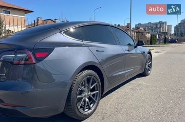 Седан Tesla Model 3 2022 в Києві