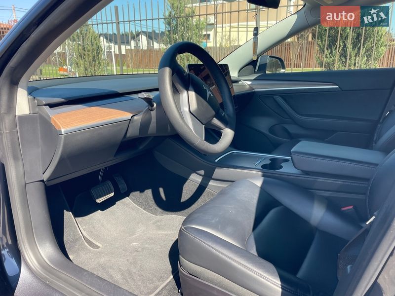 Седан Tesla Model 3 2022 в Киеве
