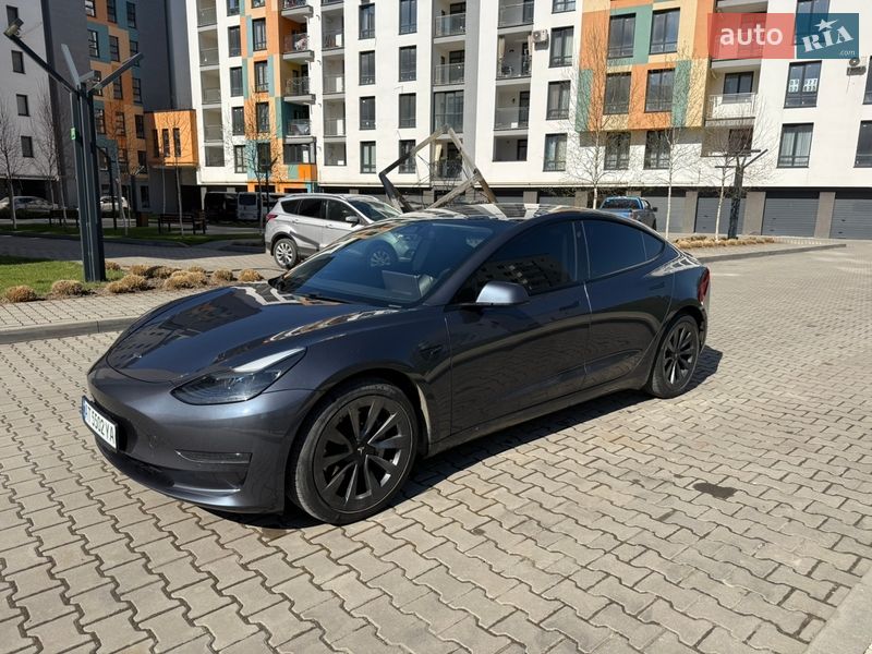 Седан Tesla Model 3 2021 в Ивано-Франковске