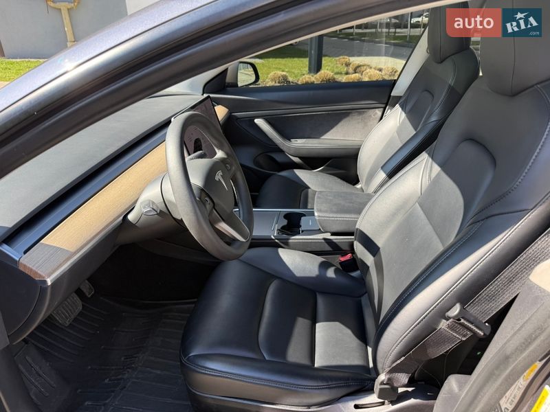 Седан Tesla Model 3 2021 в Ивано-Франковске