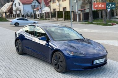 Седан Tesla Model 3 2024 в Львове