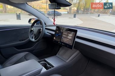 Седан Tesla Model 3 2024 в Львове