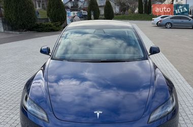 Седан Tesla Model 3 2024 в Львове