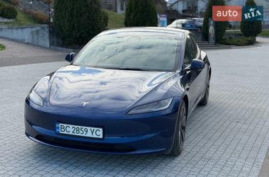 Седан Tesla Model 3 2024 в Львове
