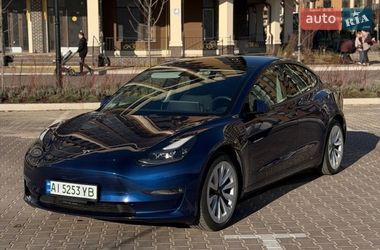 Седан Tesla Model 3 2021 в Києві