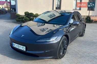 Седан Tesla Model 3 2024 в Стрию