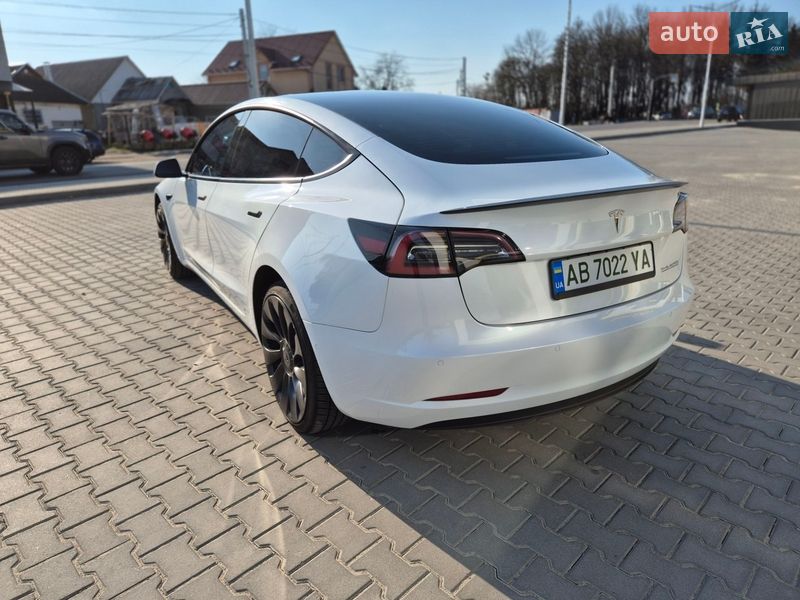 Седан Tesla Model 3 2022 в Виннице