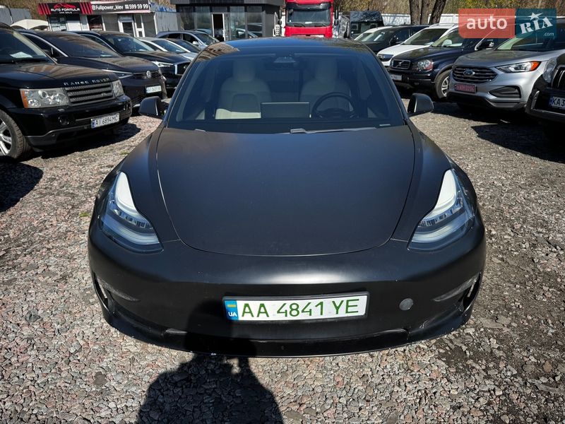 Седан Tesla Model 3 2020 в Киеве