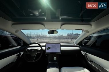 Седан Tesla Model 3 2020 в Киеве