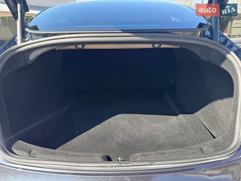 Седан Tesla Model 3 2024 в Ивано-Франковске