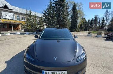 Седан Tesla Model 3 2024 в Ивано-Франковске