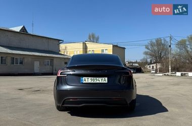 Седан Tesla Model 3 2024 в Ивано-Франковске