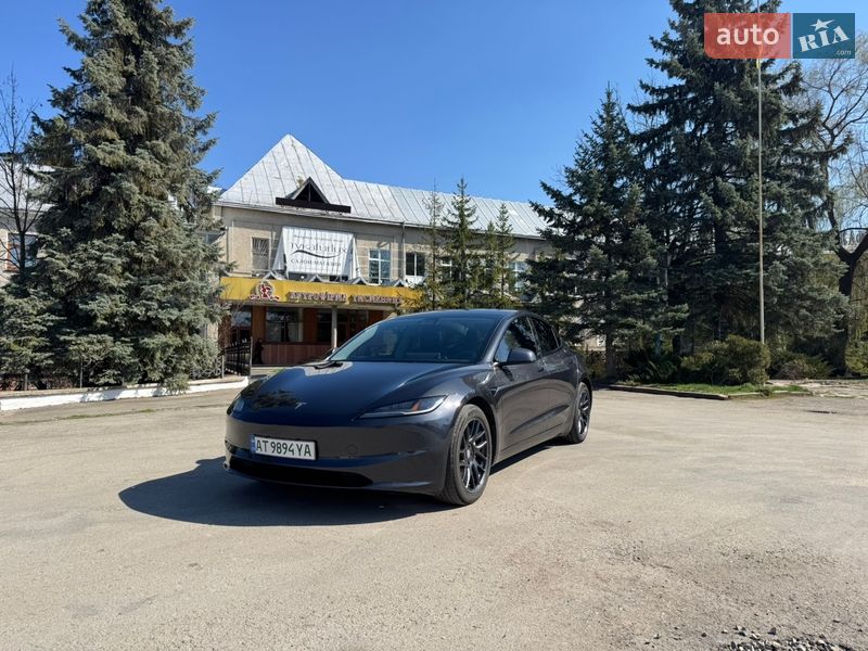 Седан Tesla Model 3 2024 в Ивано-Франковске