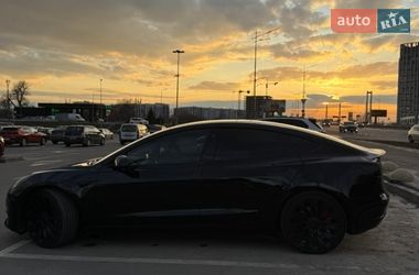 Седан Tesla Model 3 2023 в Києві