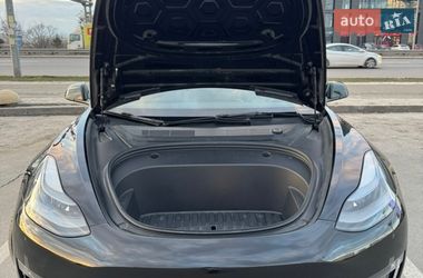 Седан Tesla Model 3 2023 в Києві