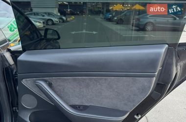 Седан Tesla Model 3 2023 в Києві