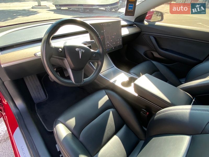 Седан Tesla Model 3 2018 в П'ятихатках фото 7 Седан Tesla Model 3 2018 в П'ятихатках