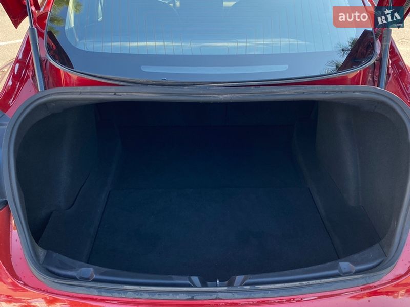 Седан Tesla Model 3 2018 в Одесі