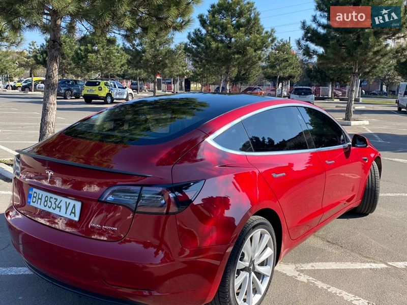 Седан Tesla Model 3 2018 в П'ятихатках фото 4 Седан Tesla Model 3 2018 в П'ятихатках