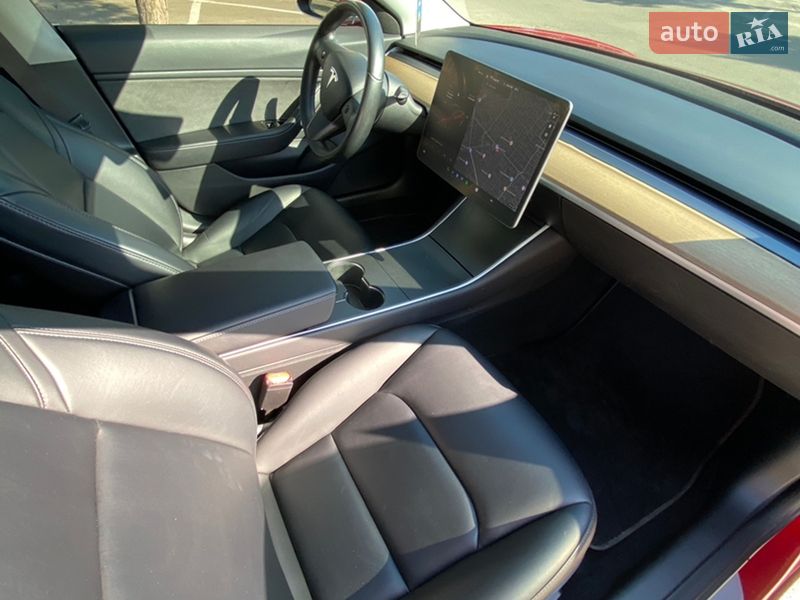 Седан Tesla Model 3 2018 в П'ятихатках фото 10 Седан Tesla Model 3 2018 в П'ятихатках
