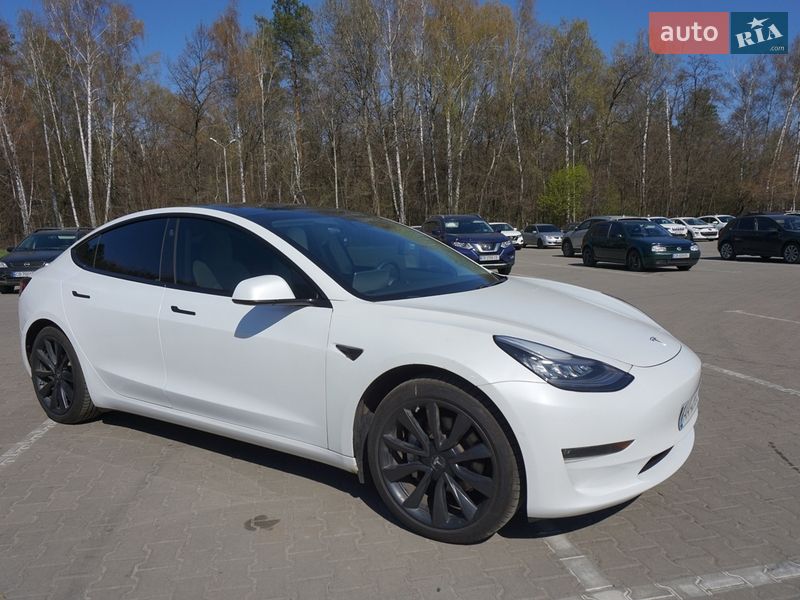 Седан Tesla Model 3 2019 в Киеве