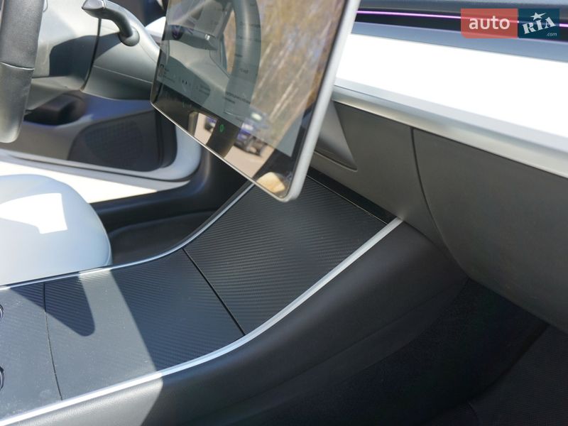 Седан Tesla Model 3 2019 в Киеве