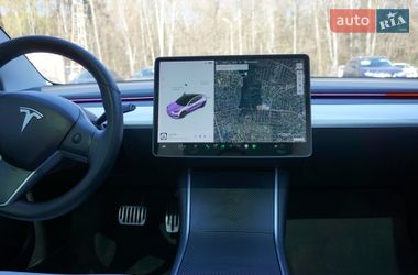 Седан Tesla Model 3 2019 в Киеве