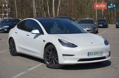 Седан Tesla Model 3 2019 в Киеве