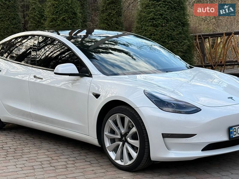 Седан Tesla Model 3 2020 в Дрогобыче