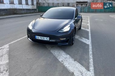 Седан Tesla Model 3 2020 в Радомишлі