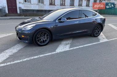 Седан Tesla Model 3 2020 в Радомышле
